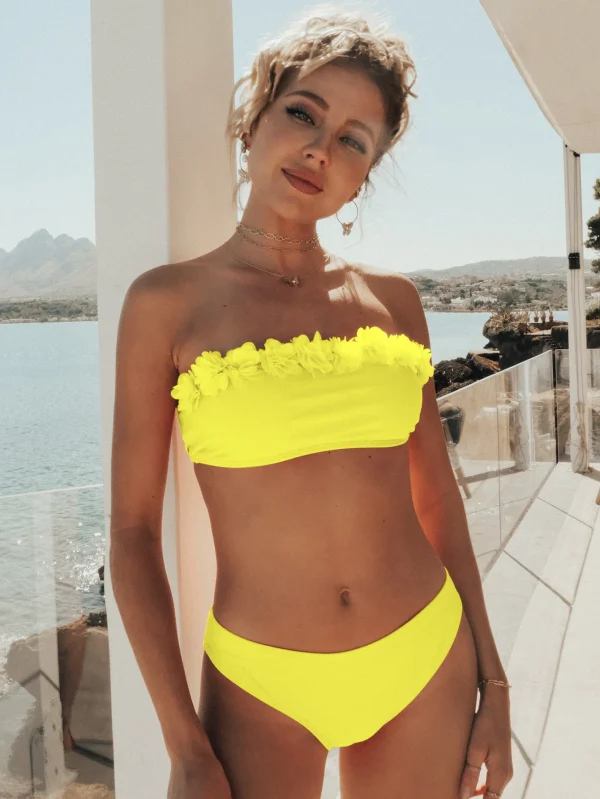 🌞 Яркий неоновый купальник-бандо — твой лучший выбор для моря, солнца и эффектных фото!