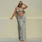 Обтягивающее сексуальное платье с открытой спиной и декоративной цепочкой