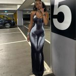 Облегающее сексуальное платье с открытой спиной и завязкой на шее